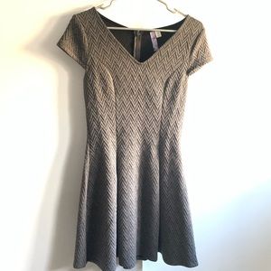 Women’s Alya Gray midi dress size M